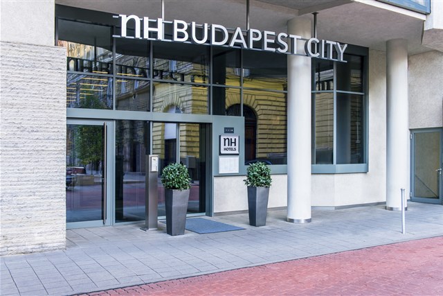 Hotel NH BUDAPEST CITY - vstup do hotelu