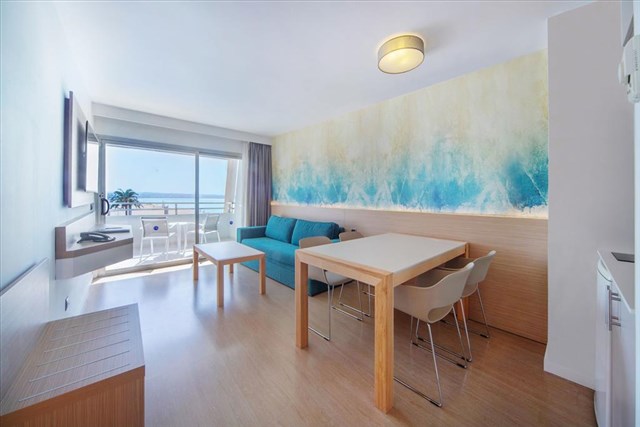 Aparthotel FONTANELLAS PLAYA - apartmán superior s výhledem na moře