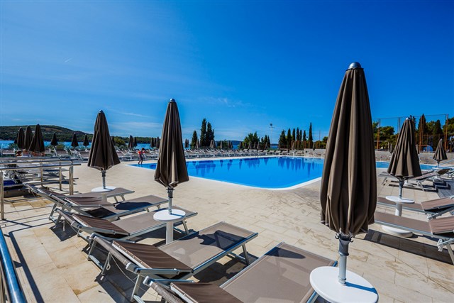 Hotel MEDENA - Dotované pobyty 50+ - Hotel MEDENA, Trogir - Seget Donji