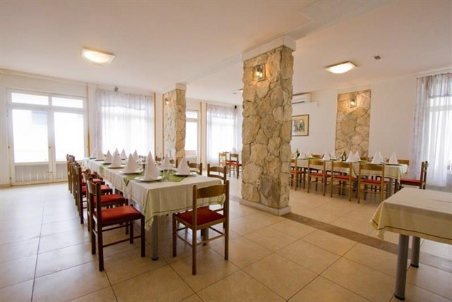 Apartmány ANTE - restaurace - penzion Nevera